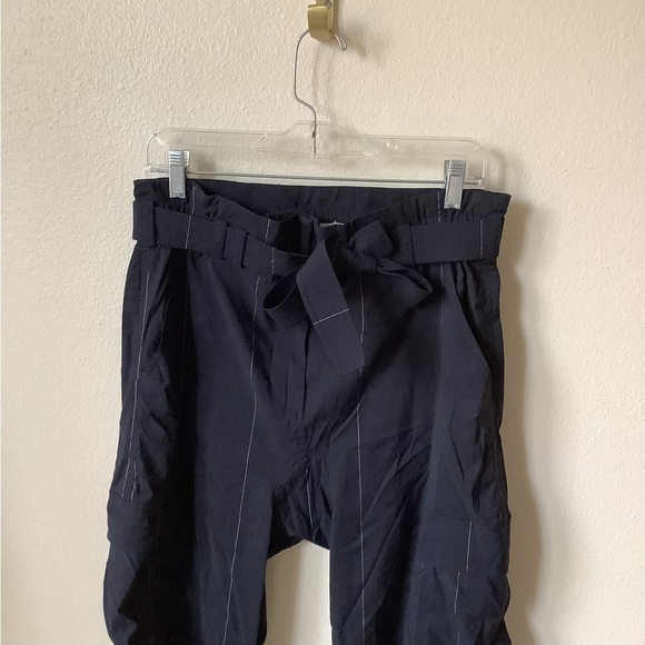 A.L.C. Women’s Adam Pinstripe Cargo Belted Pants Black Size 8 Tapered High Rise - Picture 3 of 8